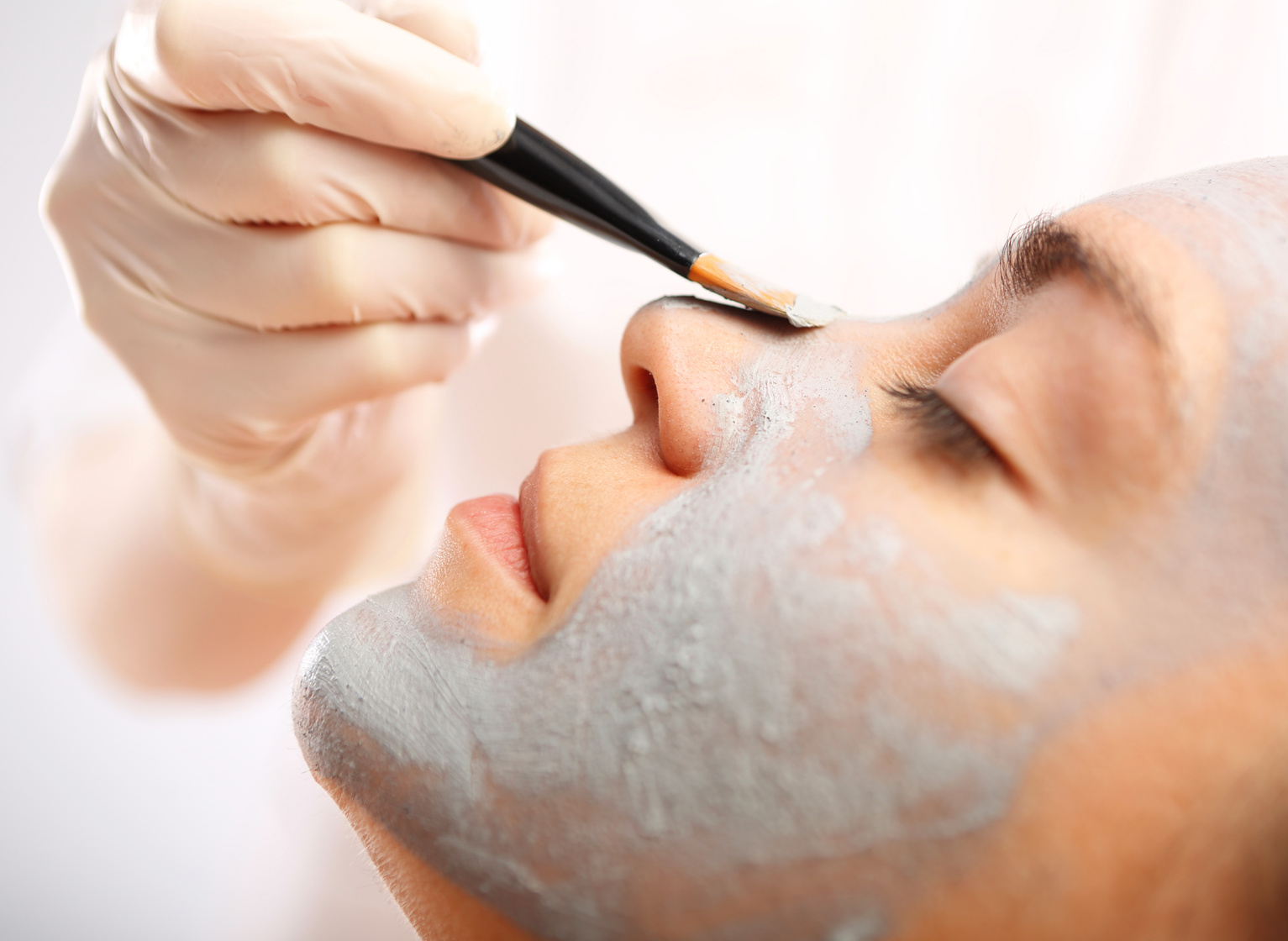 Green clay, cosmetic surgery, skin cleansing